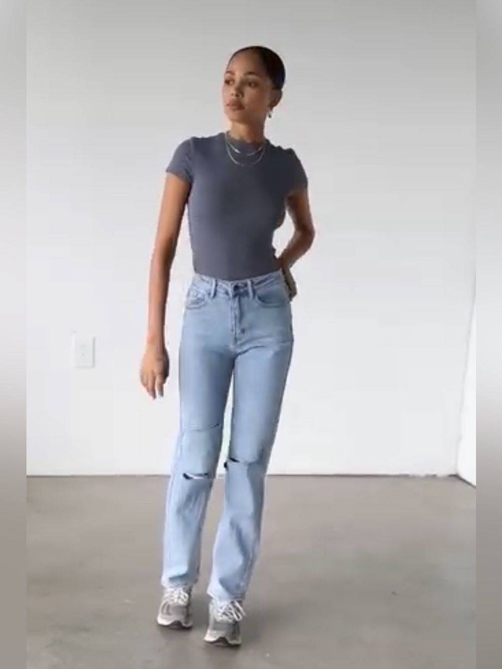 Light Wash Distressed Wide-Leg Women’s Jeans